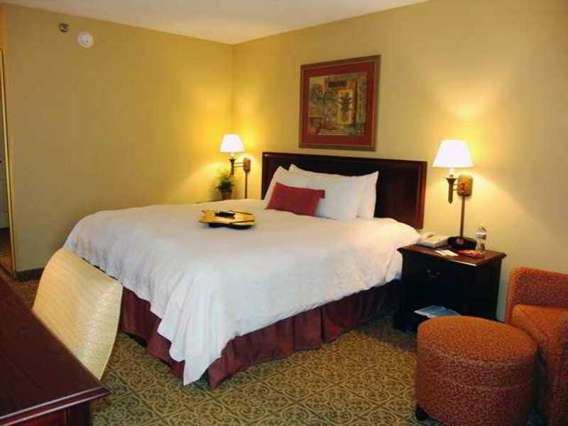 Hampton Inn Meridian Oda fotoğraf